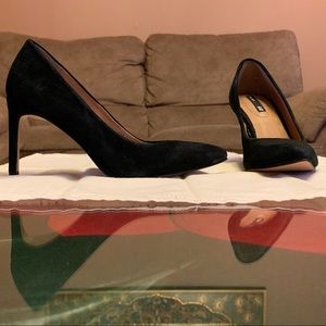 Size 5.5 H&M black suede pumps.